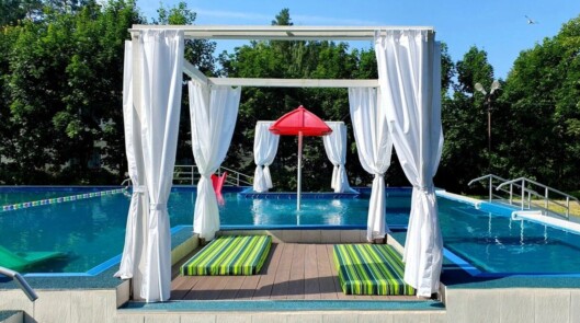 Бассейны и бани